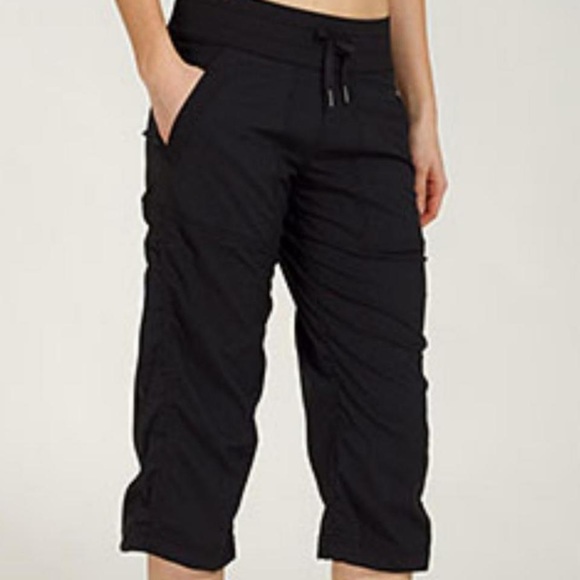 black cargo capri pants